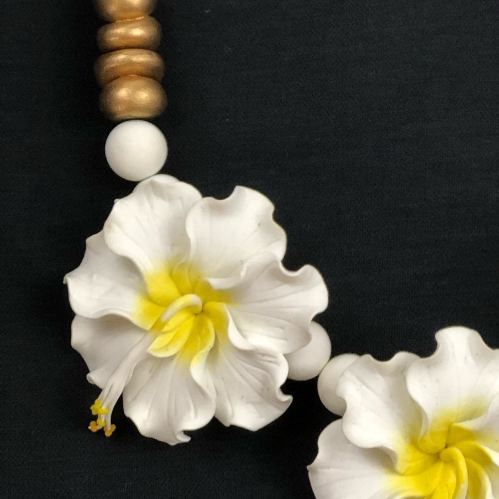 VINTAGE Hibiscus Flower Necklace